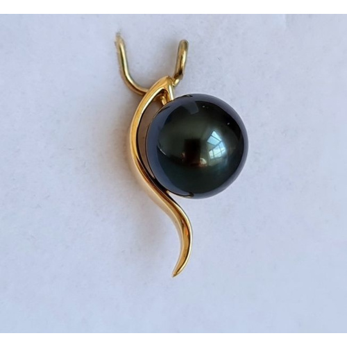 Lady Black  - Pendentif Or Jaune 18 carats et Perle de Tahiti