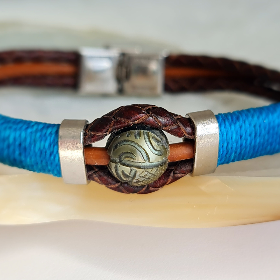 Temana - Bracelet Cuir, Acier et perle de culture de Tahiti Gravée