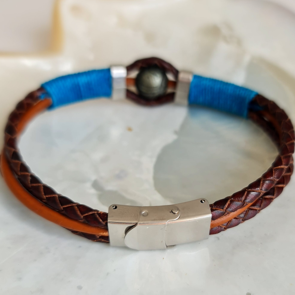 Temana - Bracelet Cuir, Acier et perle de culture de Tahiti Gravée