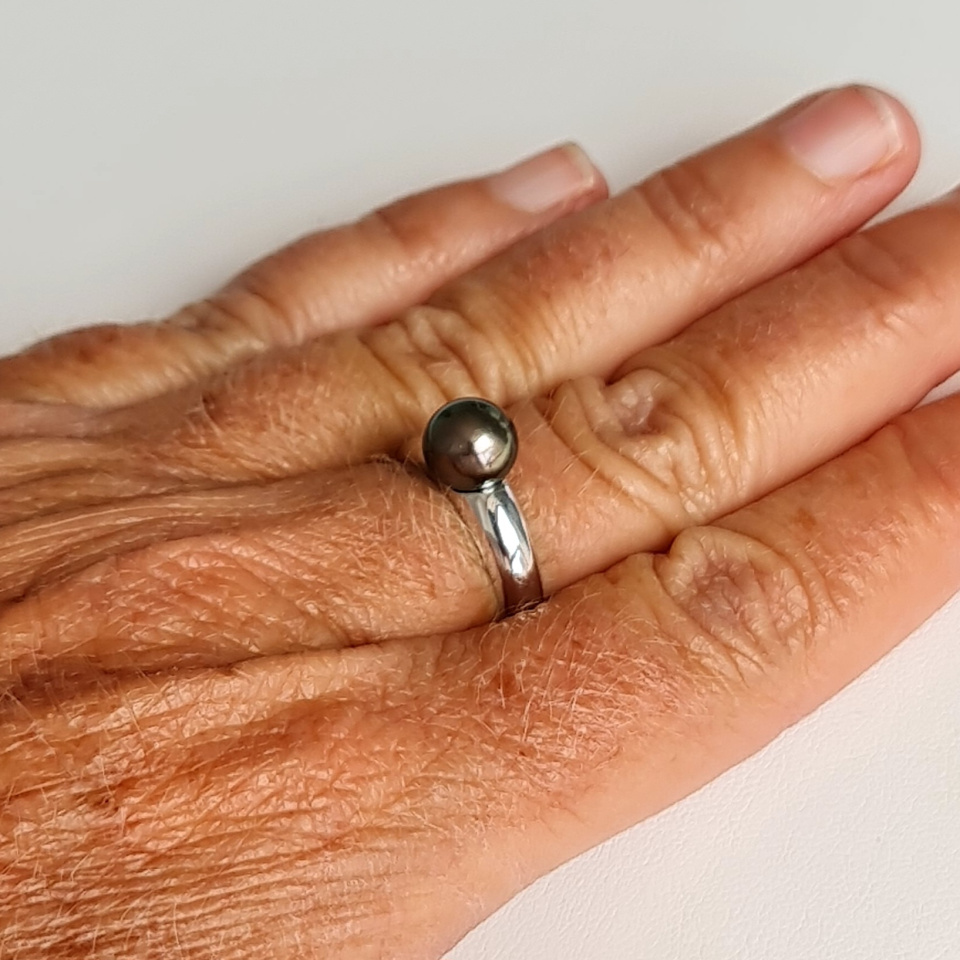 Ahe - Bague Argent Rhodié et Véritable Perle de Tahiti