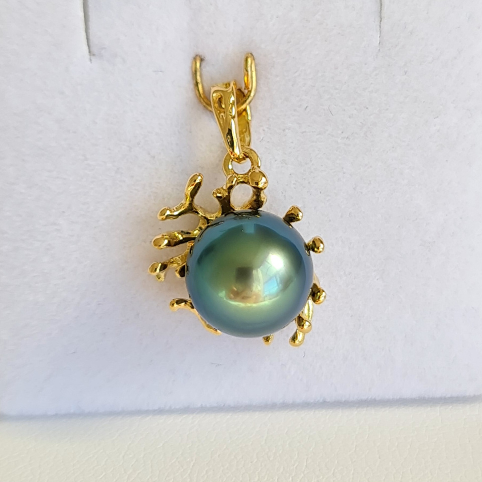 Corail - pendentif or jaune et perle de Tahiti