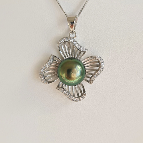 Fleur - Pendentif Argent Rhodié et Perle de Tahiti d'exception