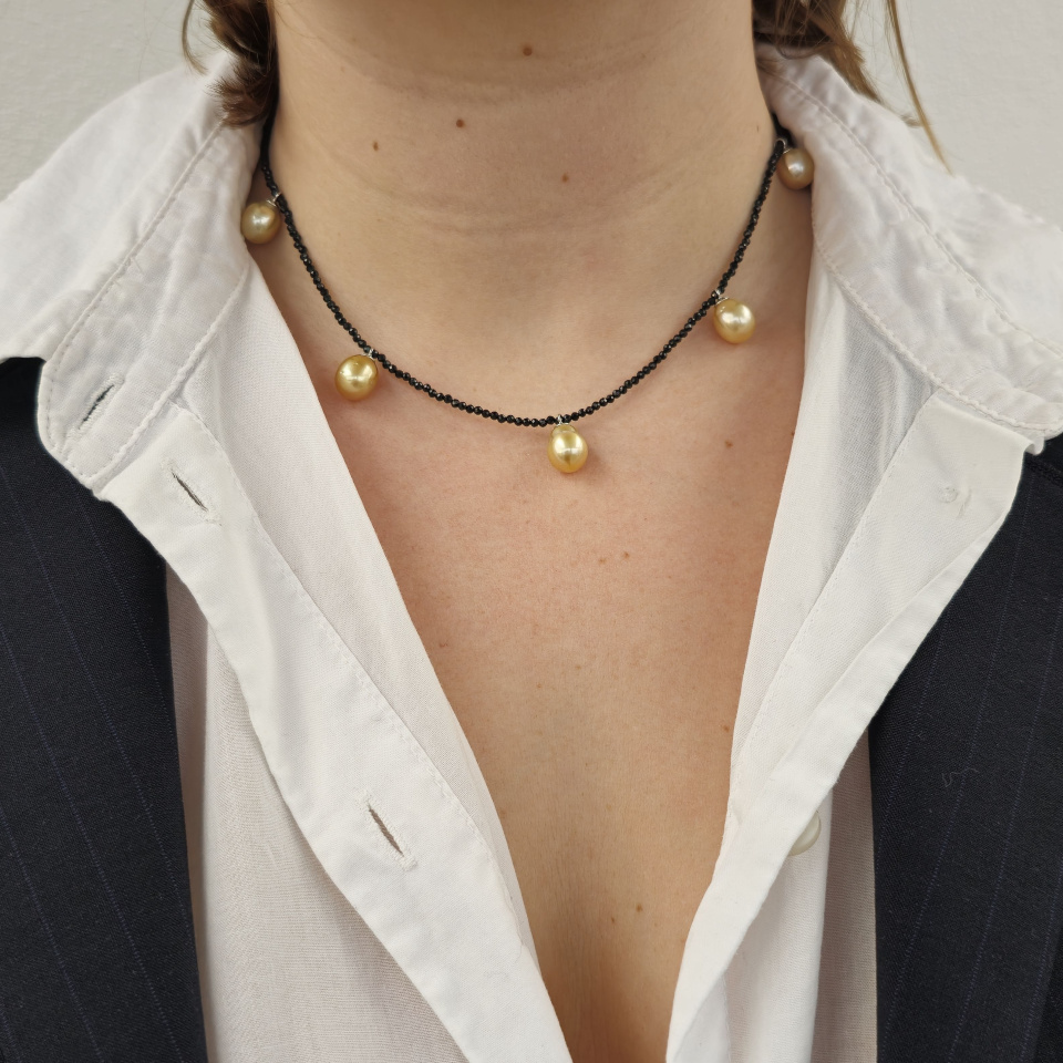 Gold and Black - Collier Spinelle, Perles des Mers du Sud et Argent